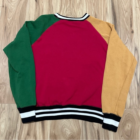 Boxlunch Harry Potter Hogwarts Sweatshirt - Picture 2 of 4